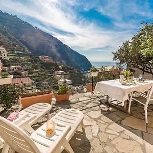https://villino-caterina-house-big-terrace-seaview.hotelitalianriviera.com
